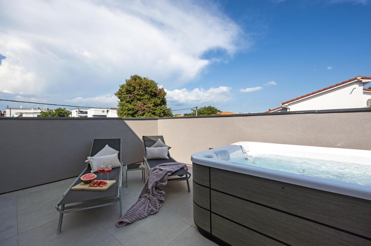 Aida - 4 Bedroom Luxury With Large Private Pool 4k Projector And Jacuzzi Villa *