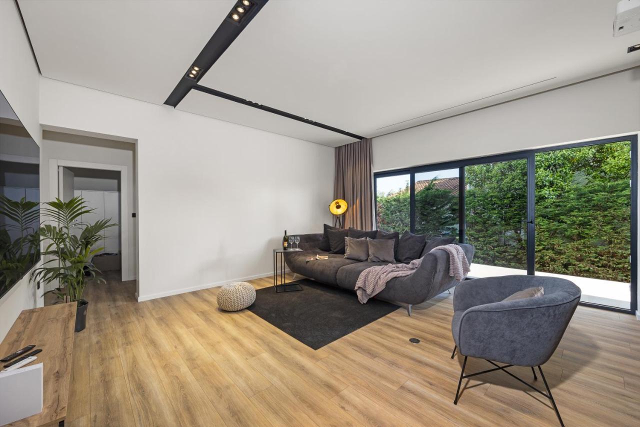 Vilă Aida - 4 Bedroom Luxury With Large Private Pool 4k Projector And Jacuzzi Pula